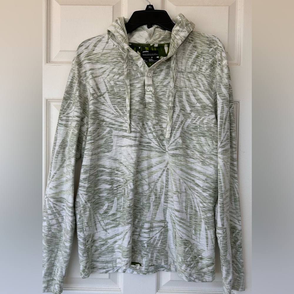 Public Opinion Reverse Print‎ Men’s 1/4 Button Hoodie Size Large